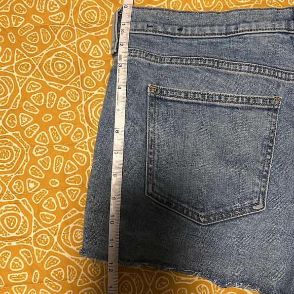 GAP DENIM Rainbow Cutoff 3" Jeans Womens Shorts Size 29R Medium Wash Midrise - Picture 4 of 6